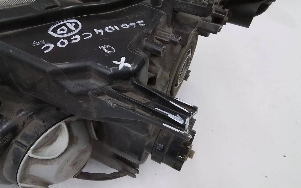 Фара правая