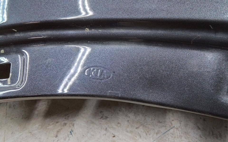 Крыло переднее правое