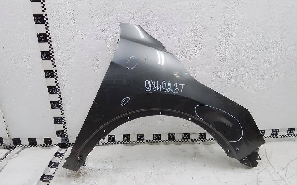 Крыло переднее правое