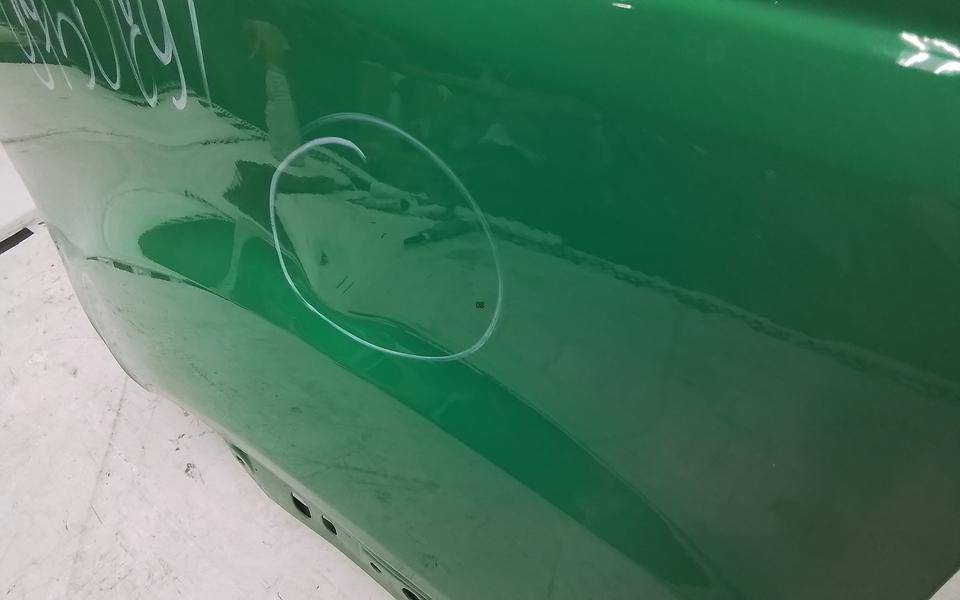 Крыло переднее левое