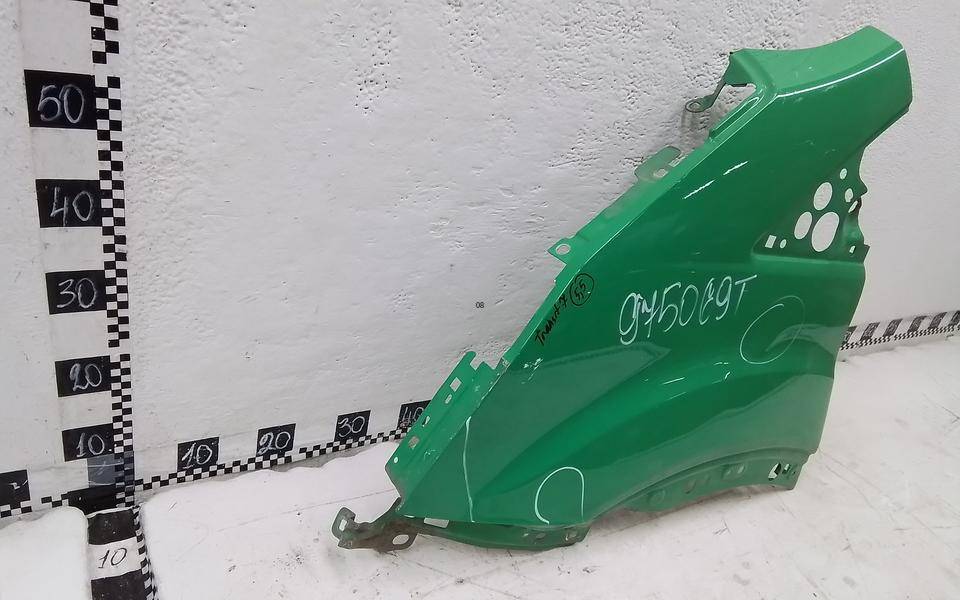 Крыло переднее левое