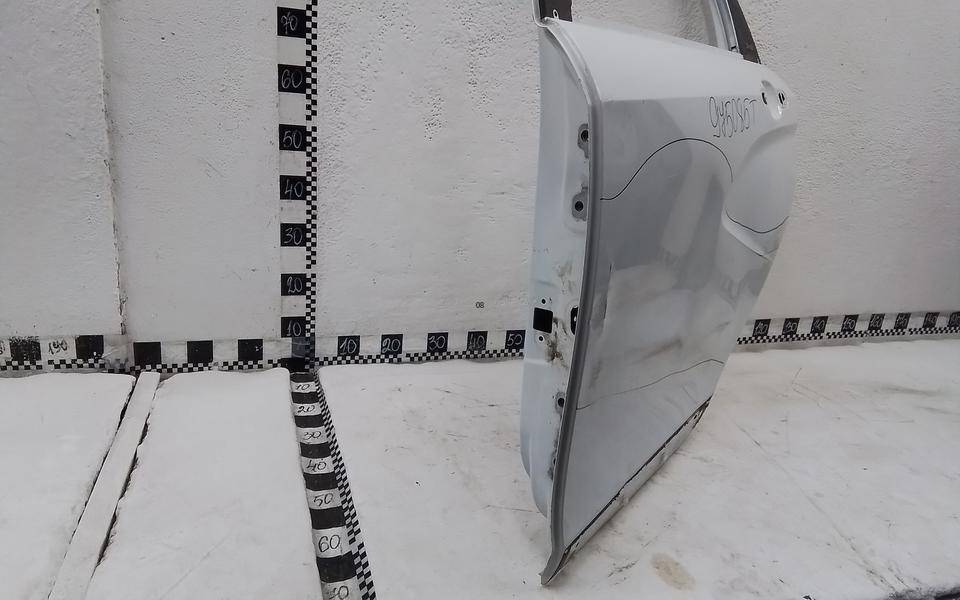 Дверь задняя левая