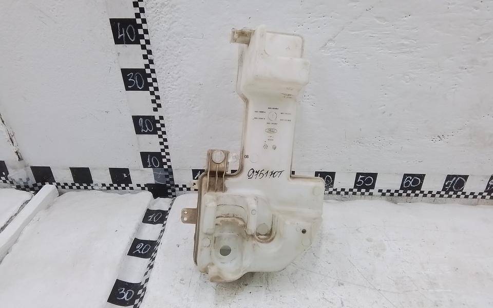 Бачок омывателя лобового стекла