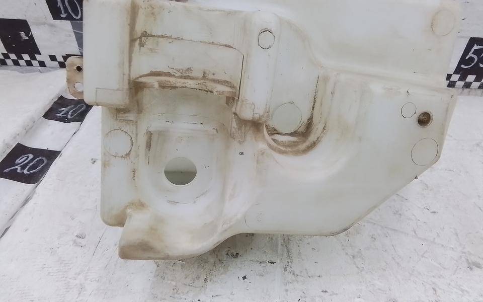 Бачок омывателя лобового стекла