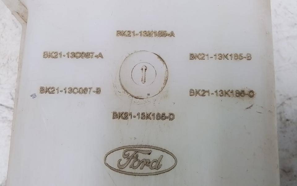 Бачок омывателя лобового стекла