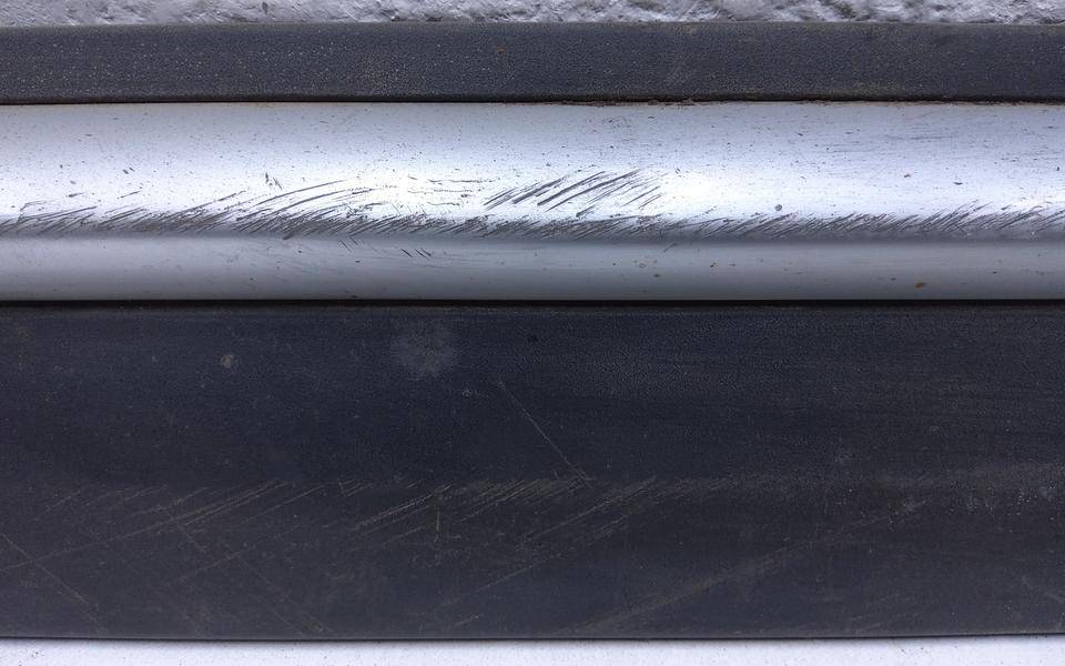 Накладка двери передней правой