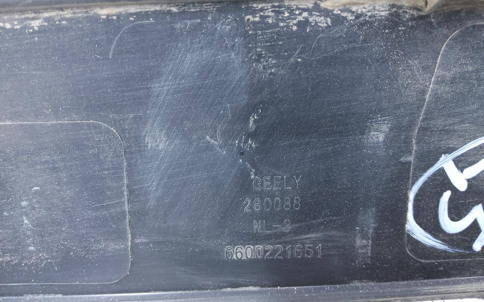 Накладка двери передней правой