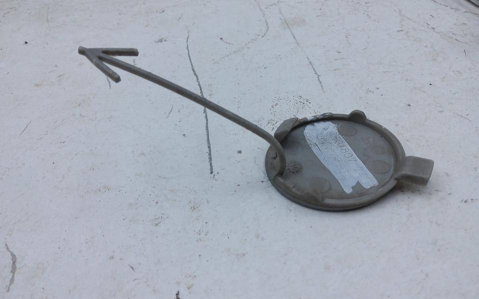 Заглушка буксировочного крюка