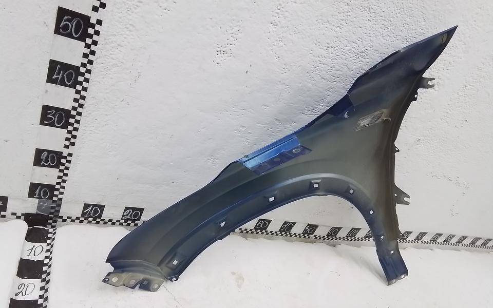 Крыло переднее правое