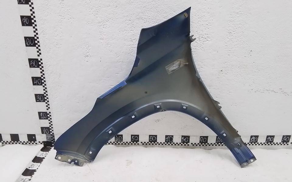 Крыло переднее правое