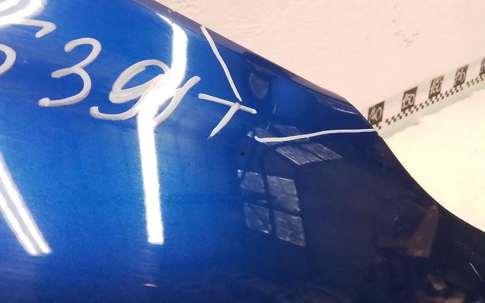 Крыло переднее правое