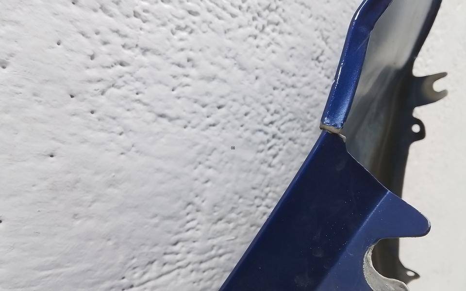 Крыло переднее правое