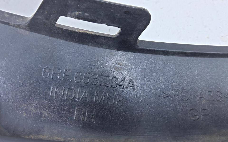 Накладка переднего бампера правая