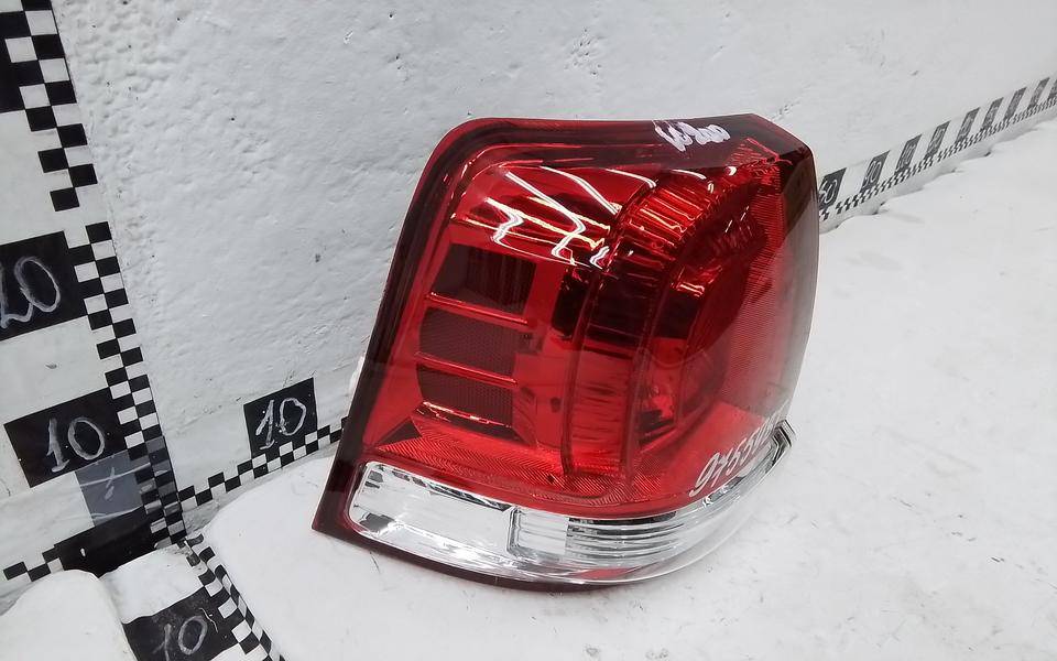 Фонарь задний наружный левый