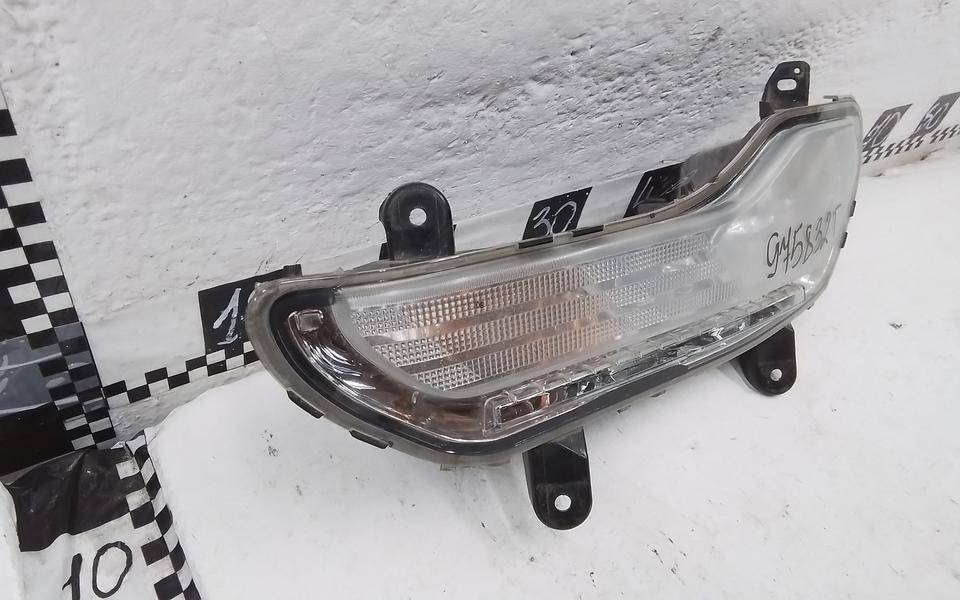 Фара противотуманная левая