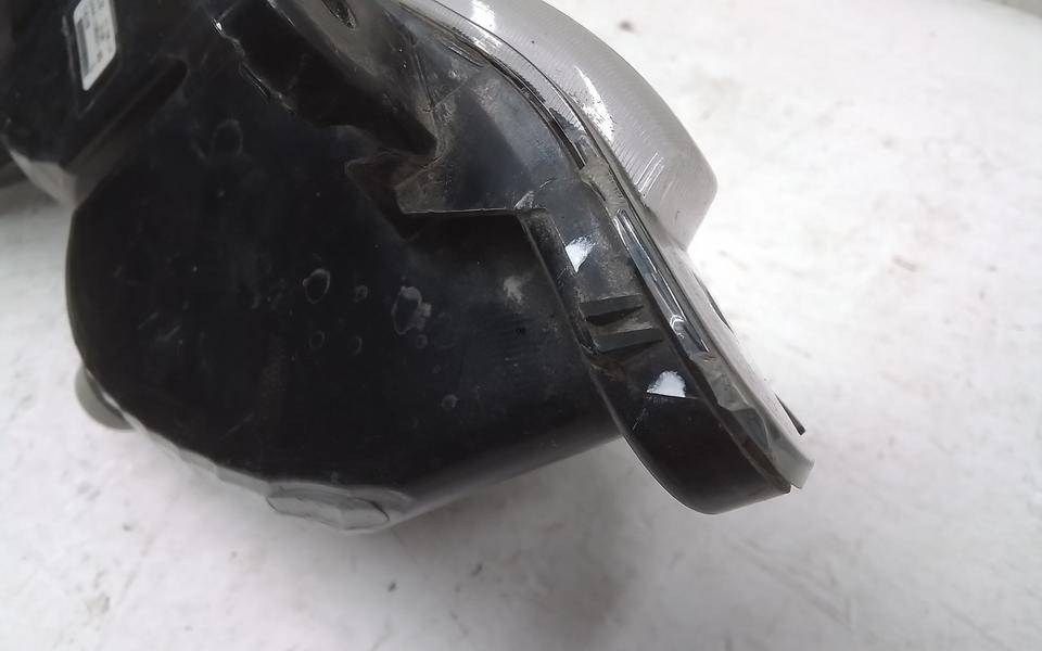 Фара противотуманная левая