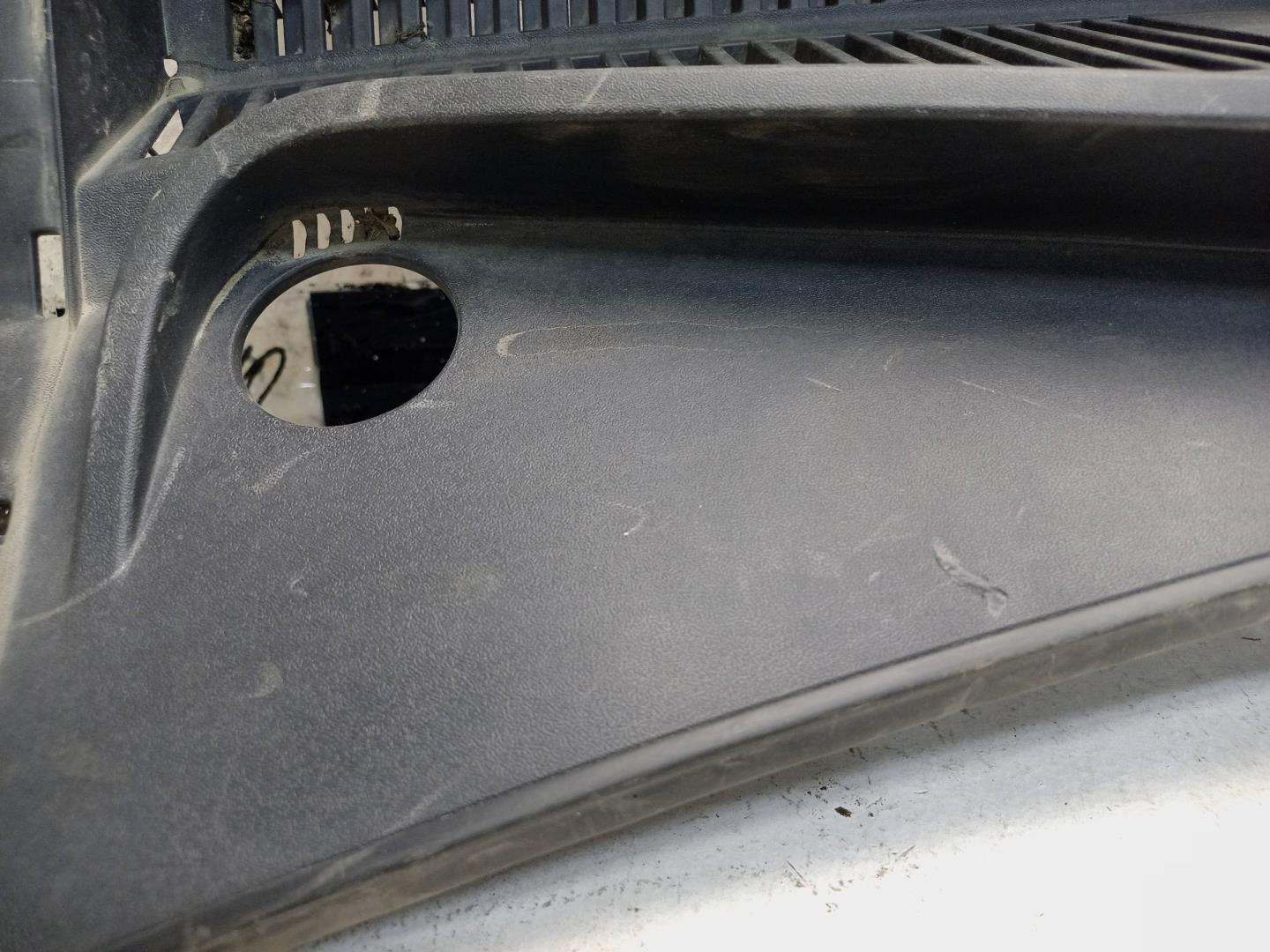 Решетка стеклоочистителей (Жабо)