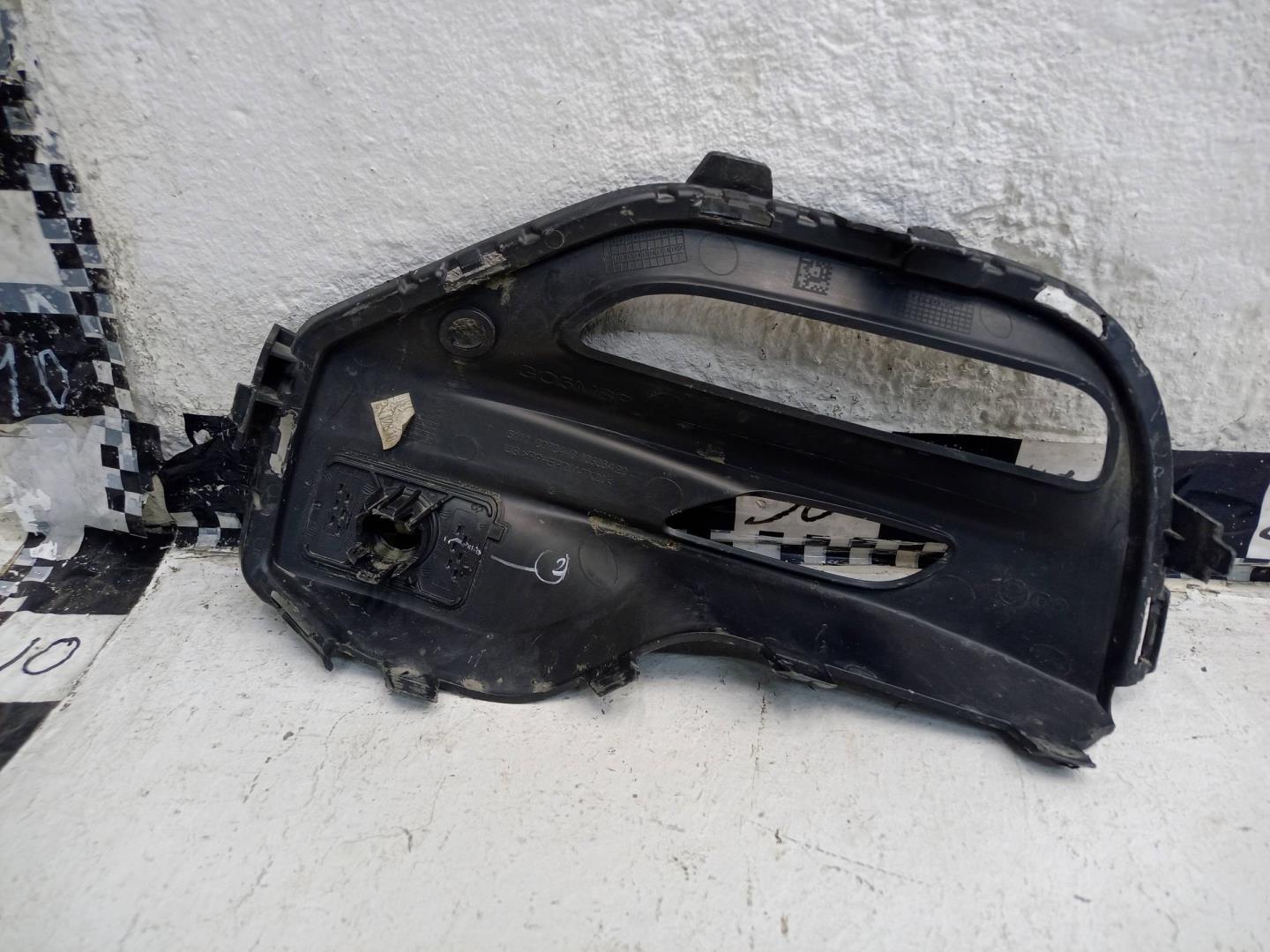 Накладка переднего бампера правая