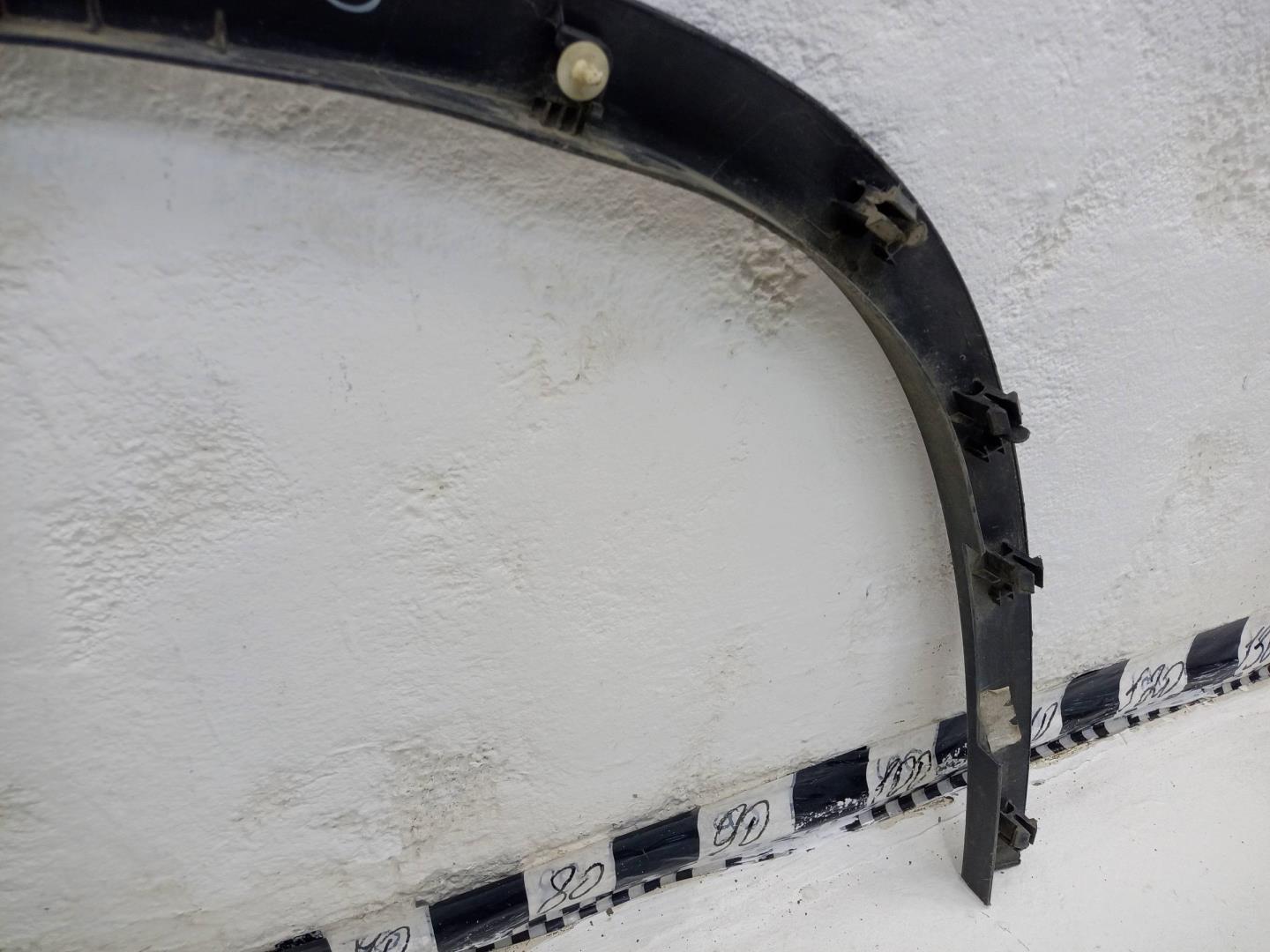 Накладка крыла переднего левого