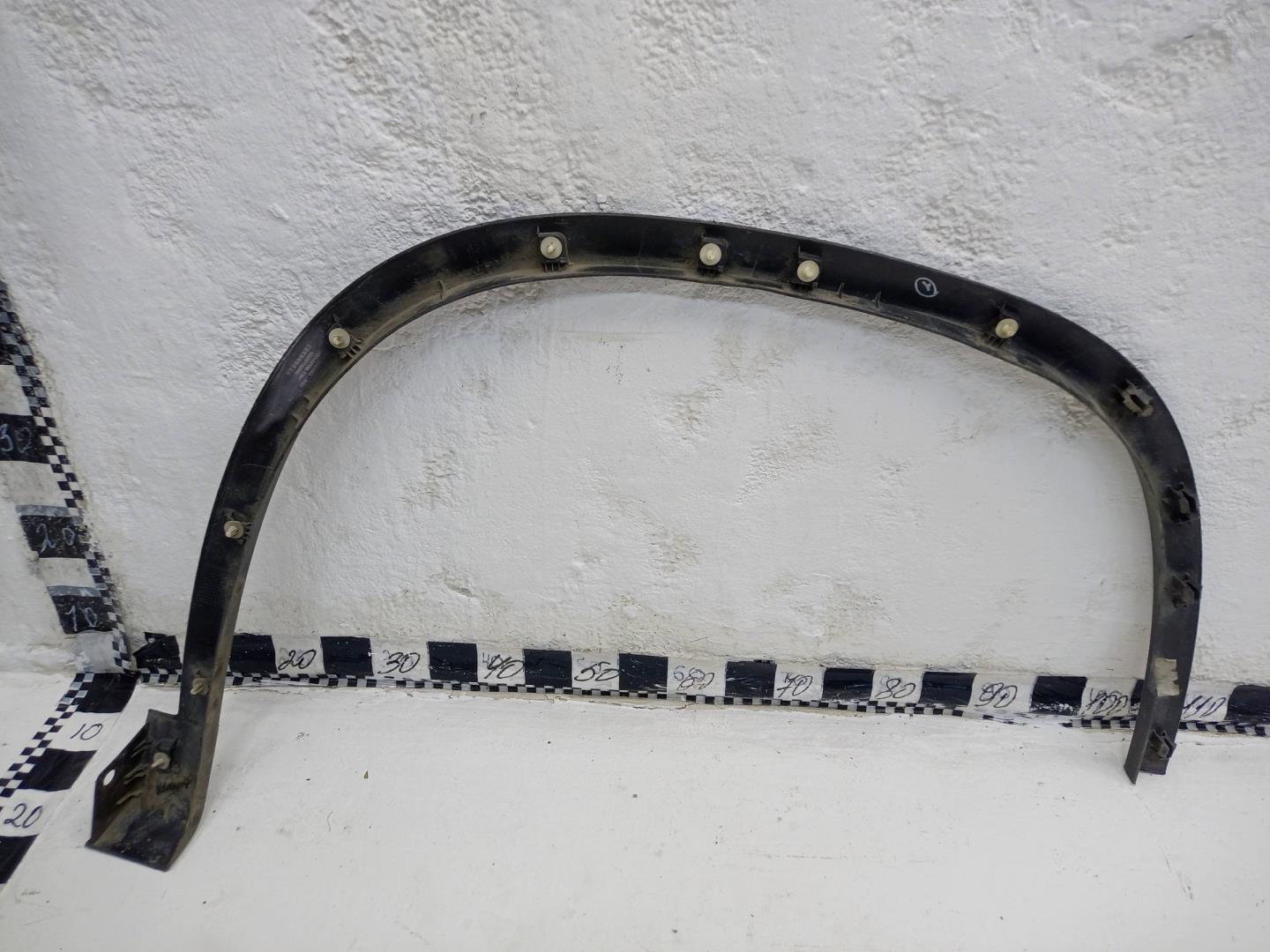 Накладка крыла переднего левого