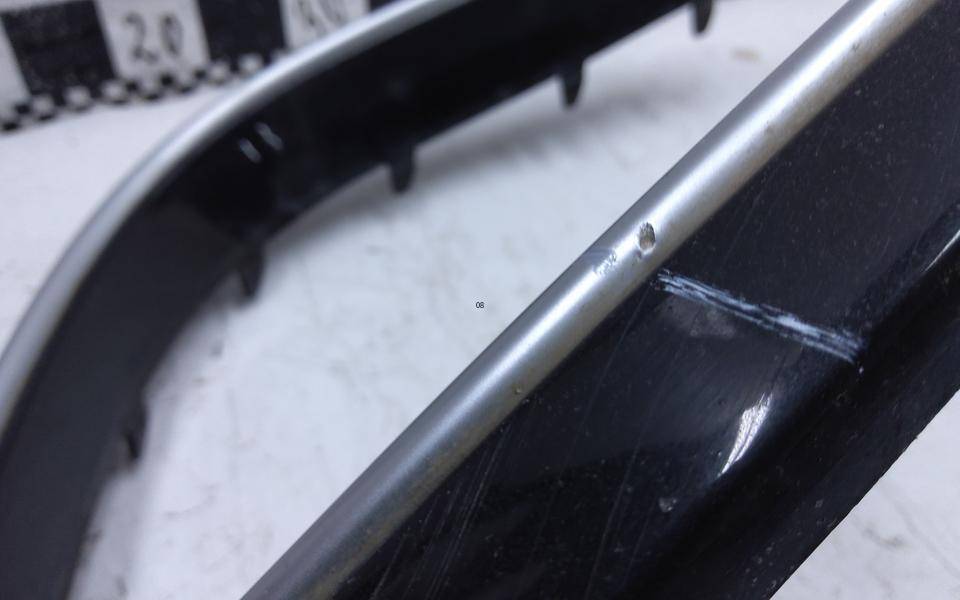 Накладка переднего бампера