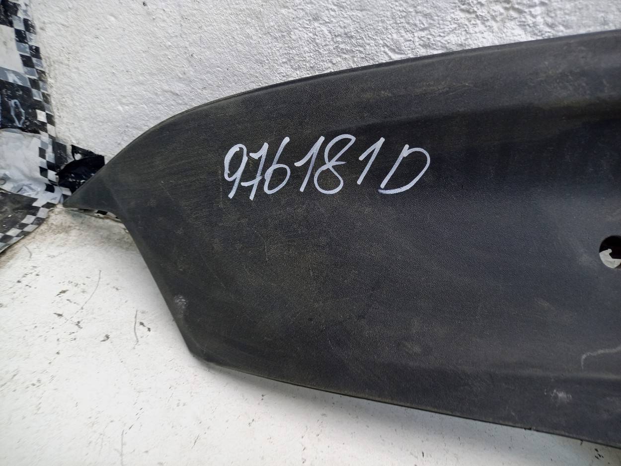 Накладка переднего бампера левая