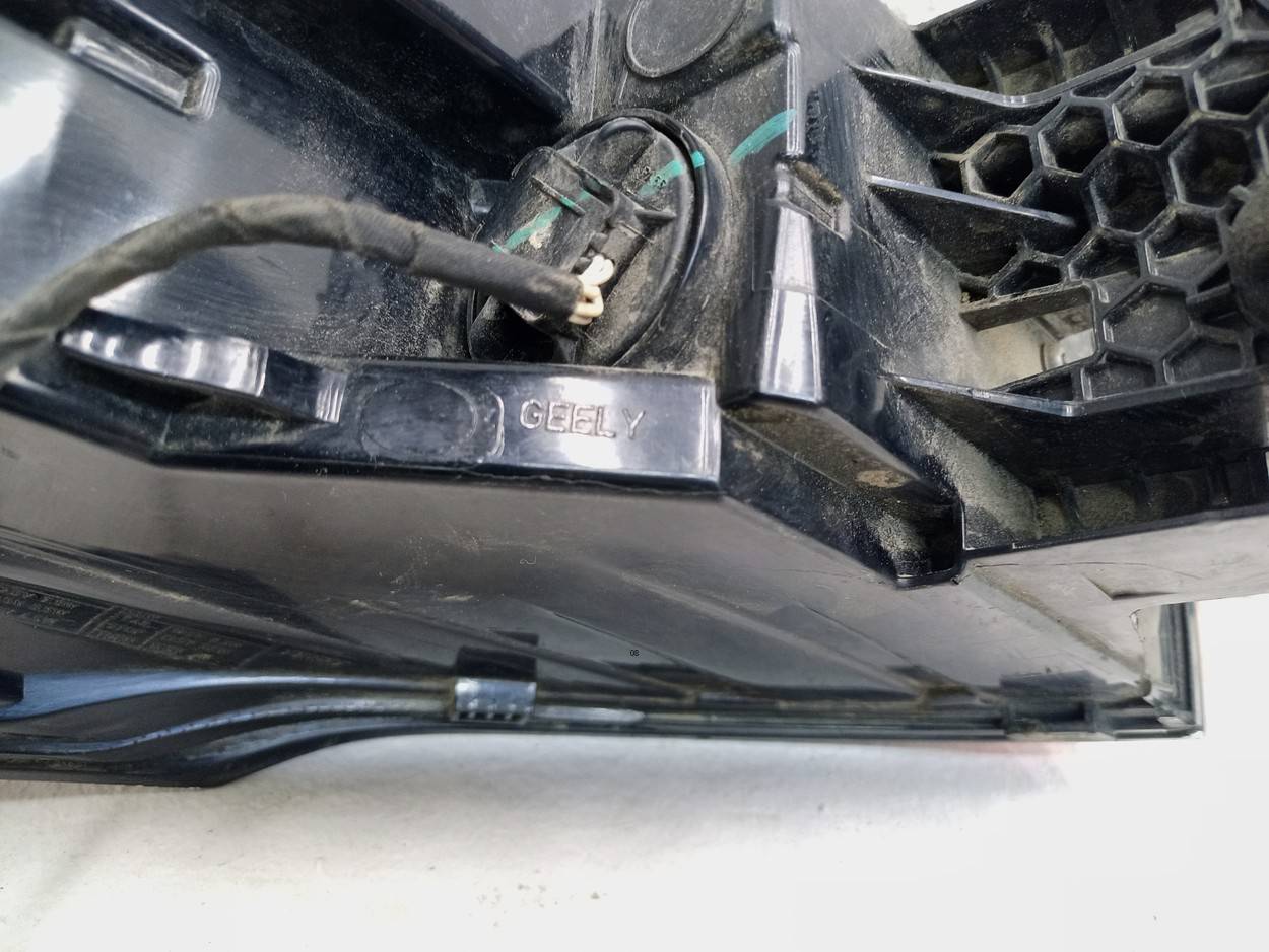 Фонарь задний наружный правый