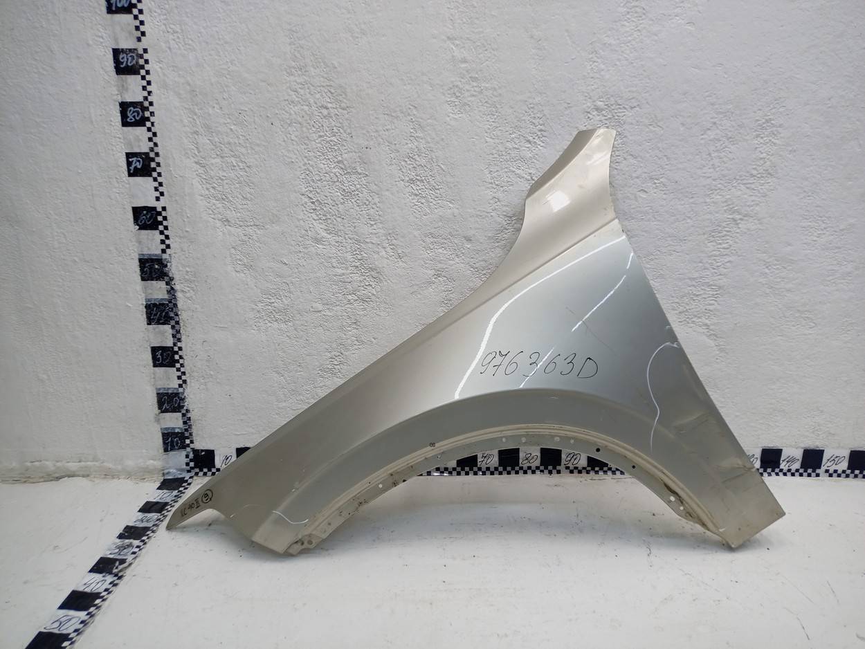 Крыло переднее левое