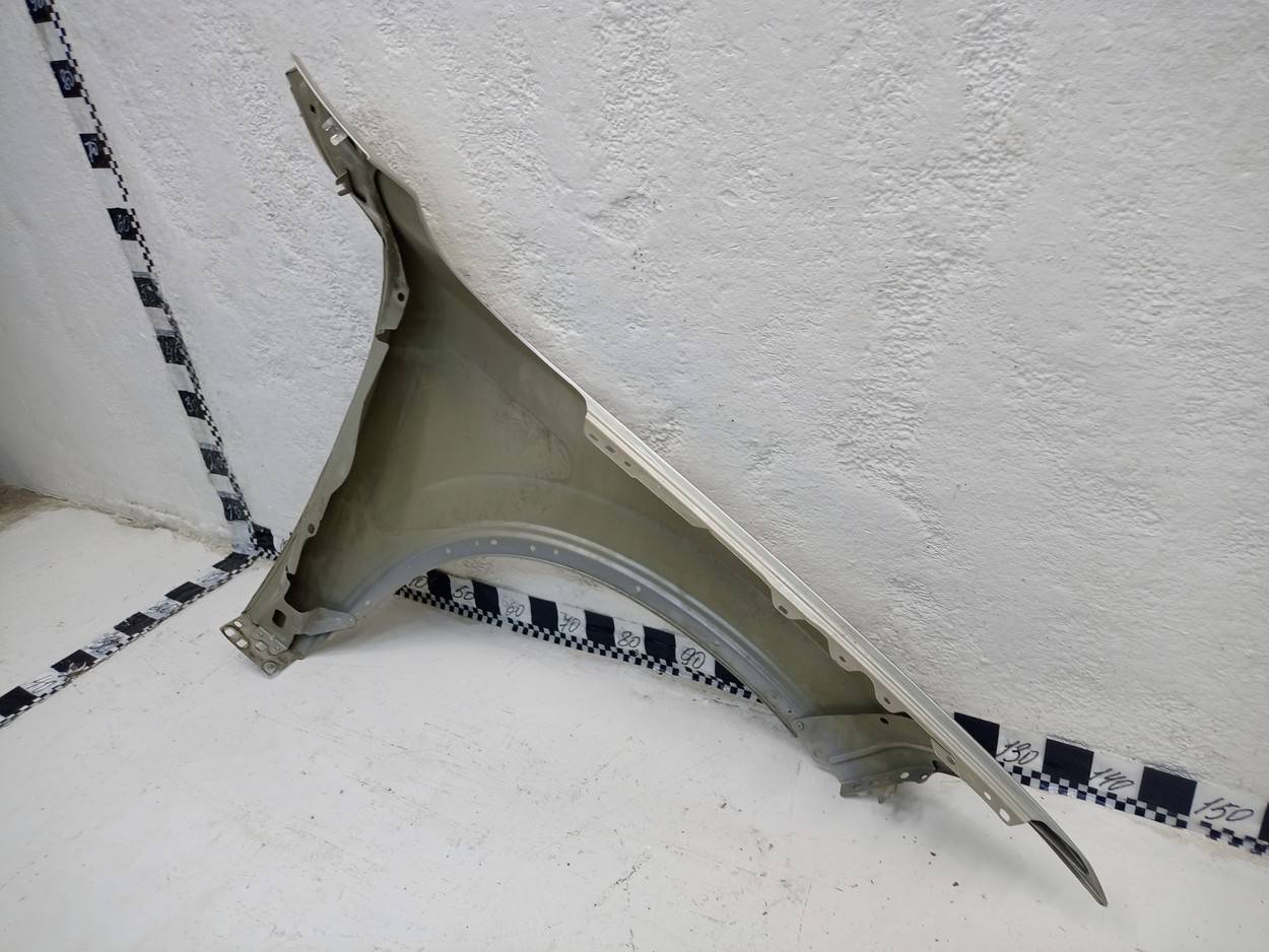 Крыло переднее левое