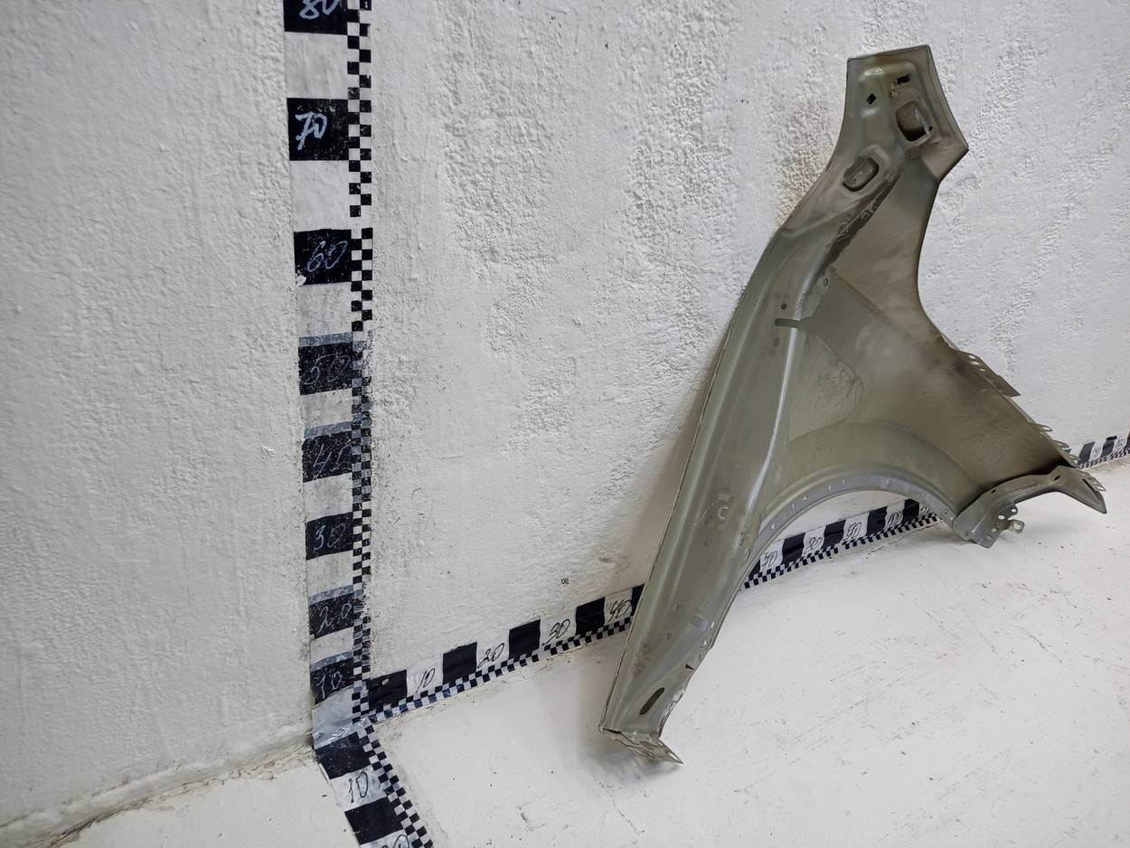 Крыло переднее левое