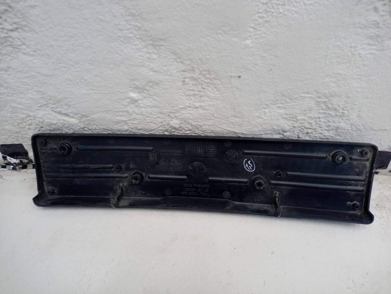 Накладка переднего бампера под номер