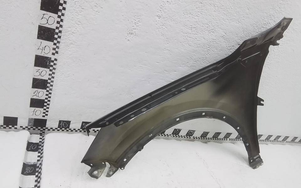 Крыло переднее правое