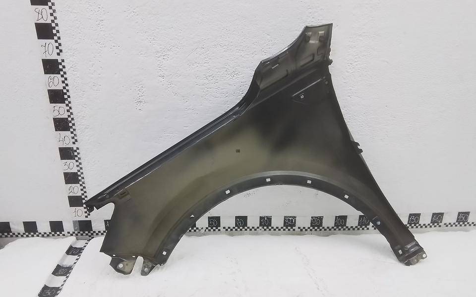 Крыло переднее правое