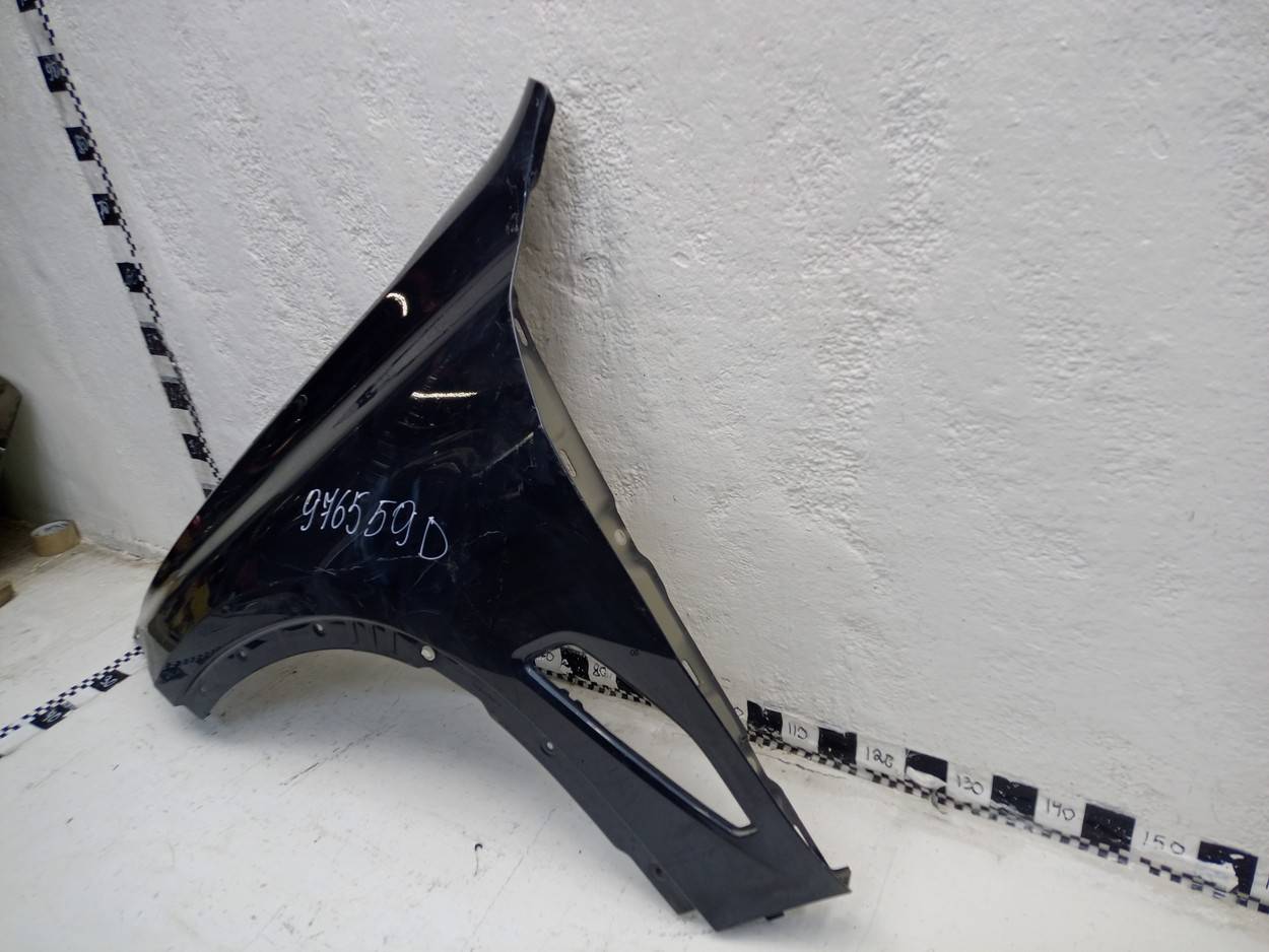 Крыло переднее левое