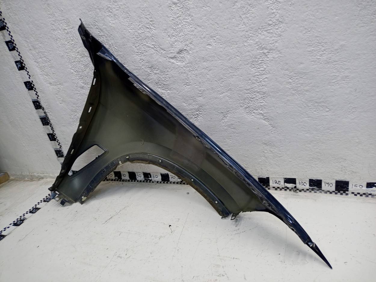 Крыло переднее левое