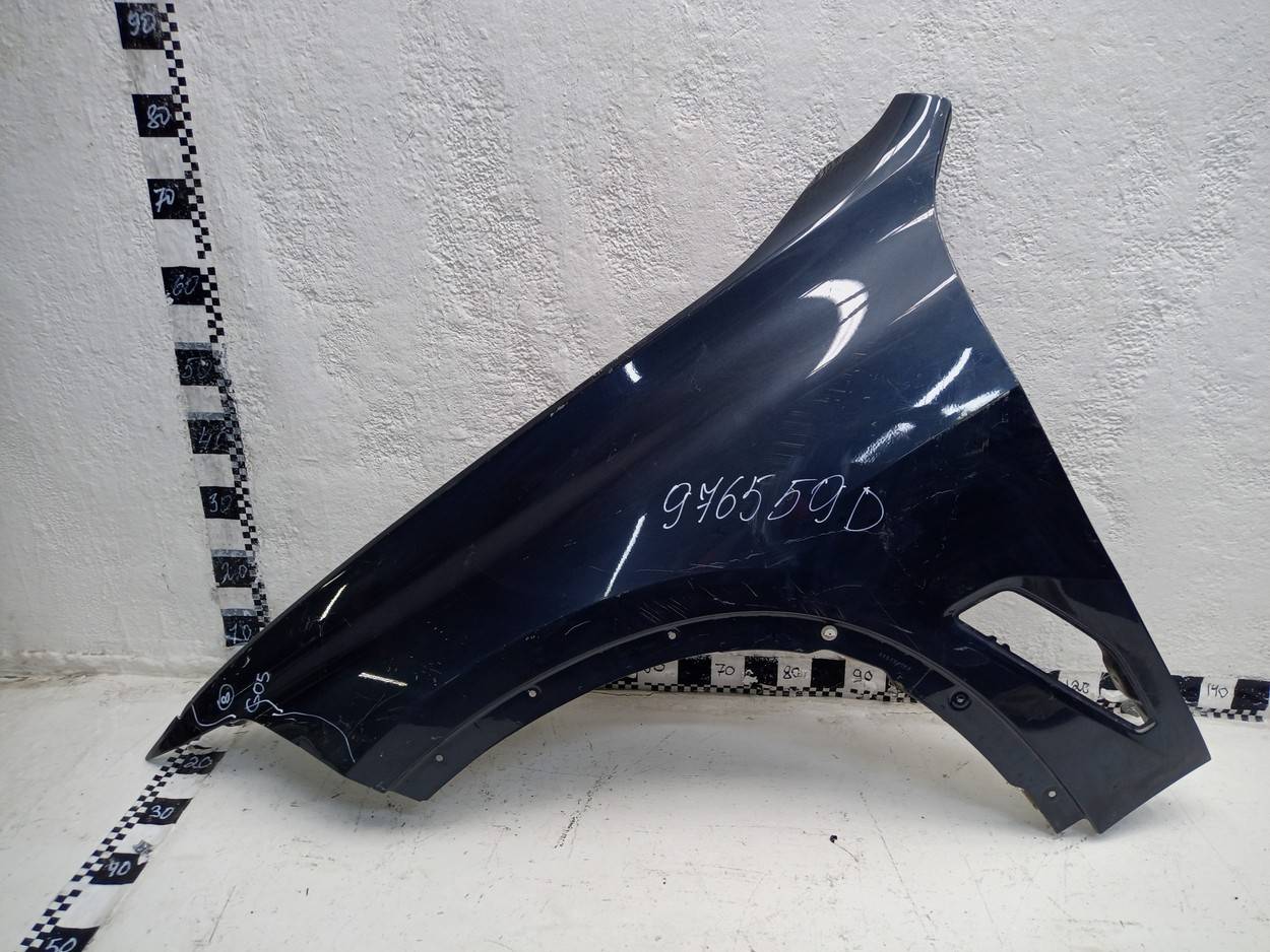 Крыло переднее левое