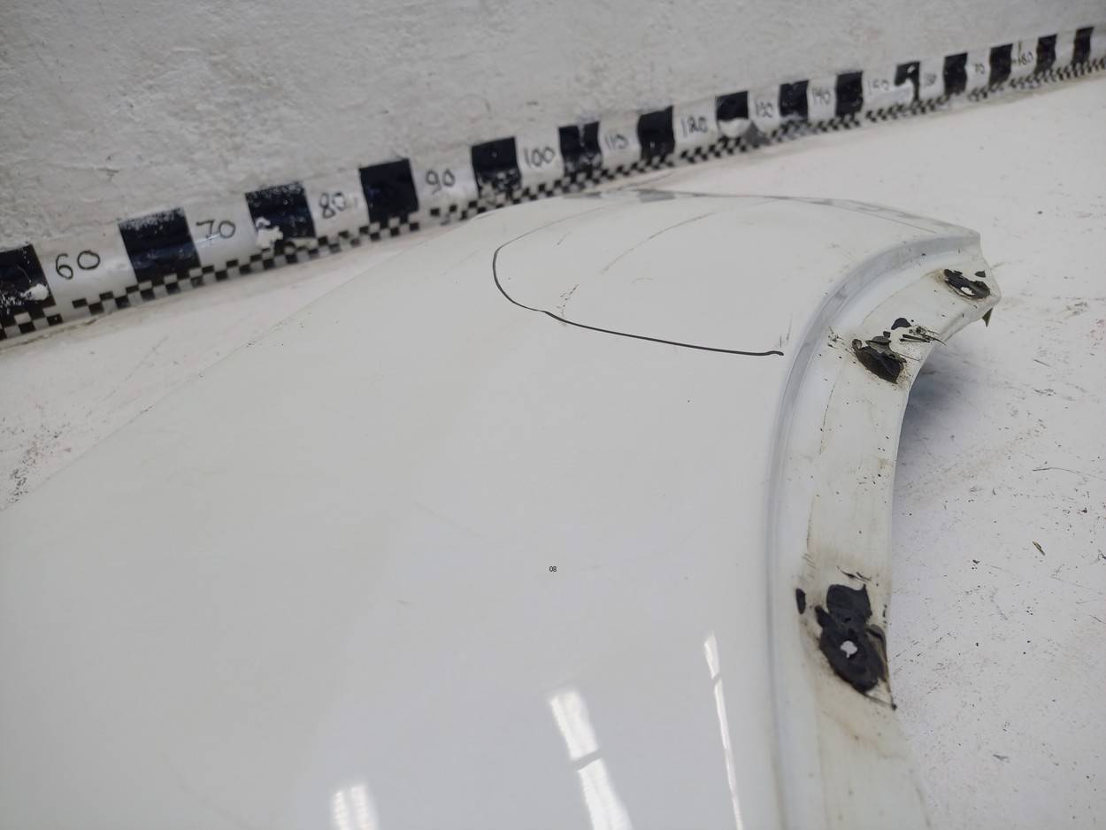 Крыло переднее правое