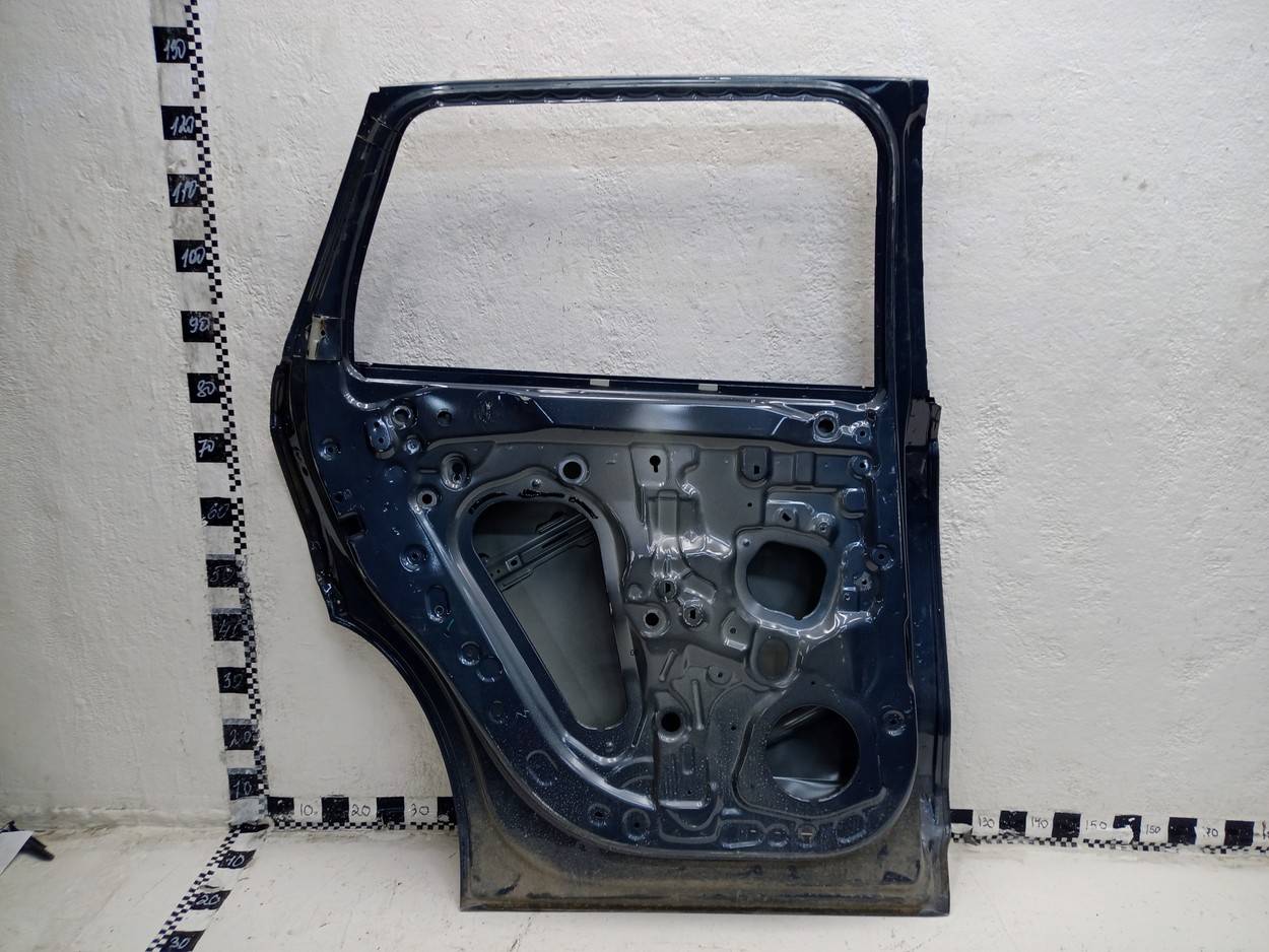 Дверь задняя левая