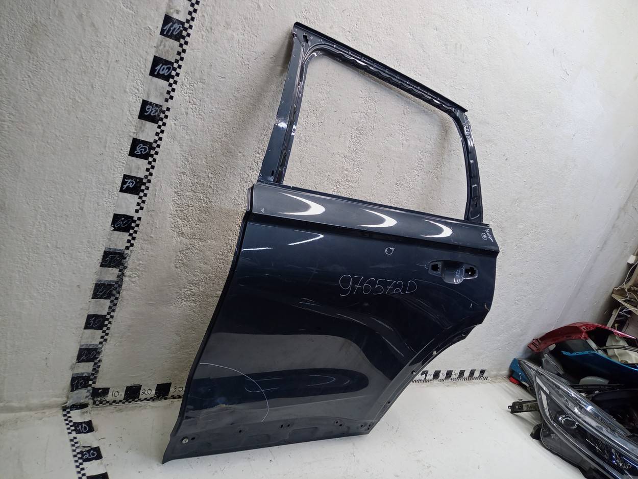Дверь задняя левая