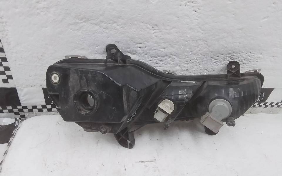 Фара противотуманная левая