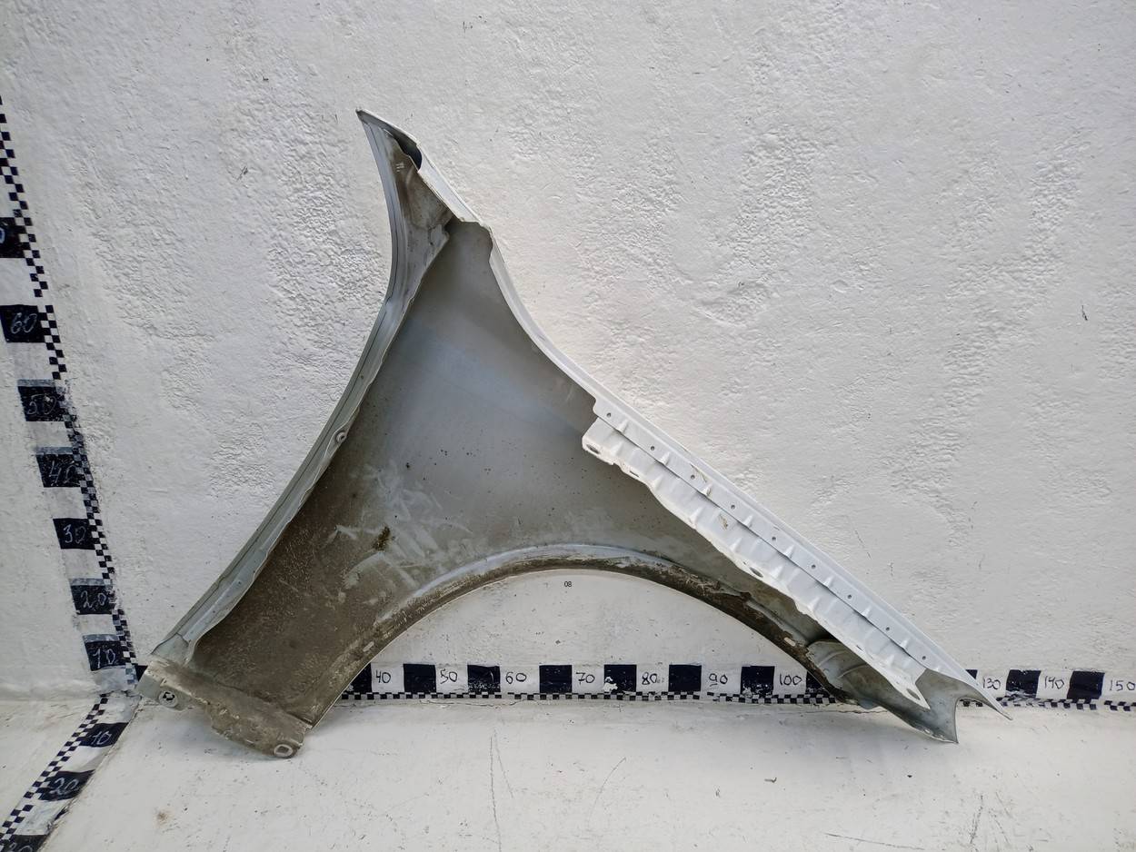Крыло переднее левое