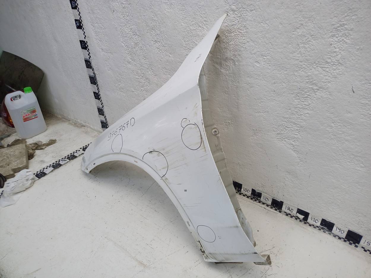 Крыло переднее левое