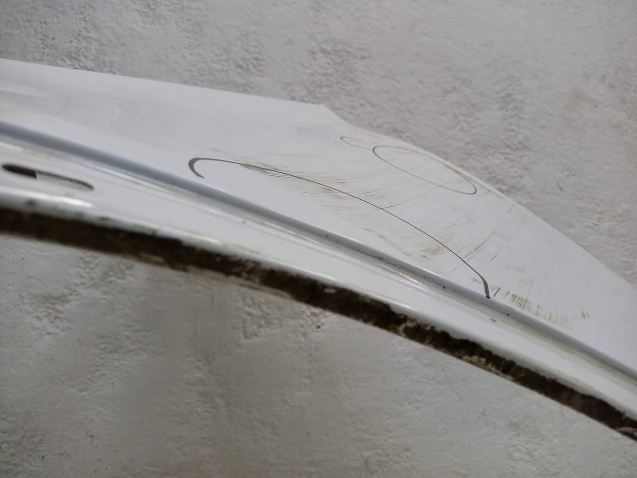 Крыло переднее левое