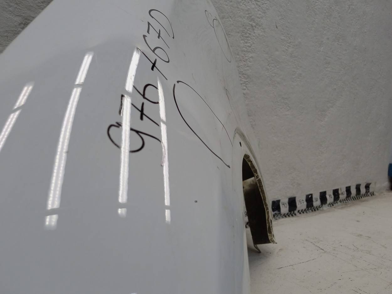 Крыло переднее левое