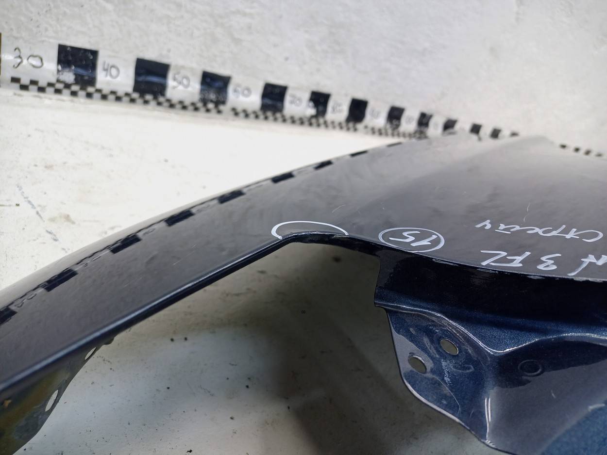 Крыло переднее левое