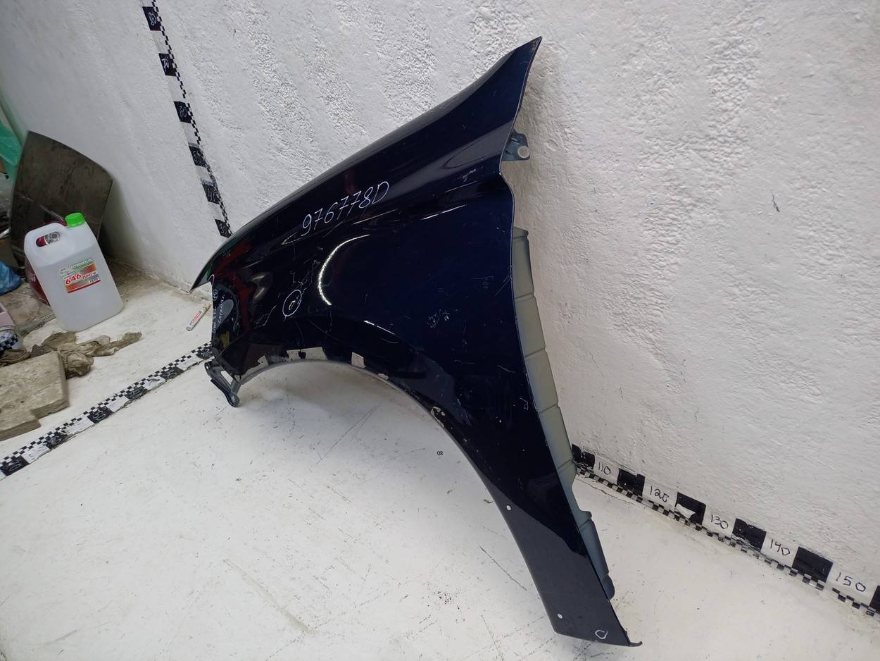 Крыло переднее левое