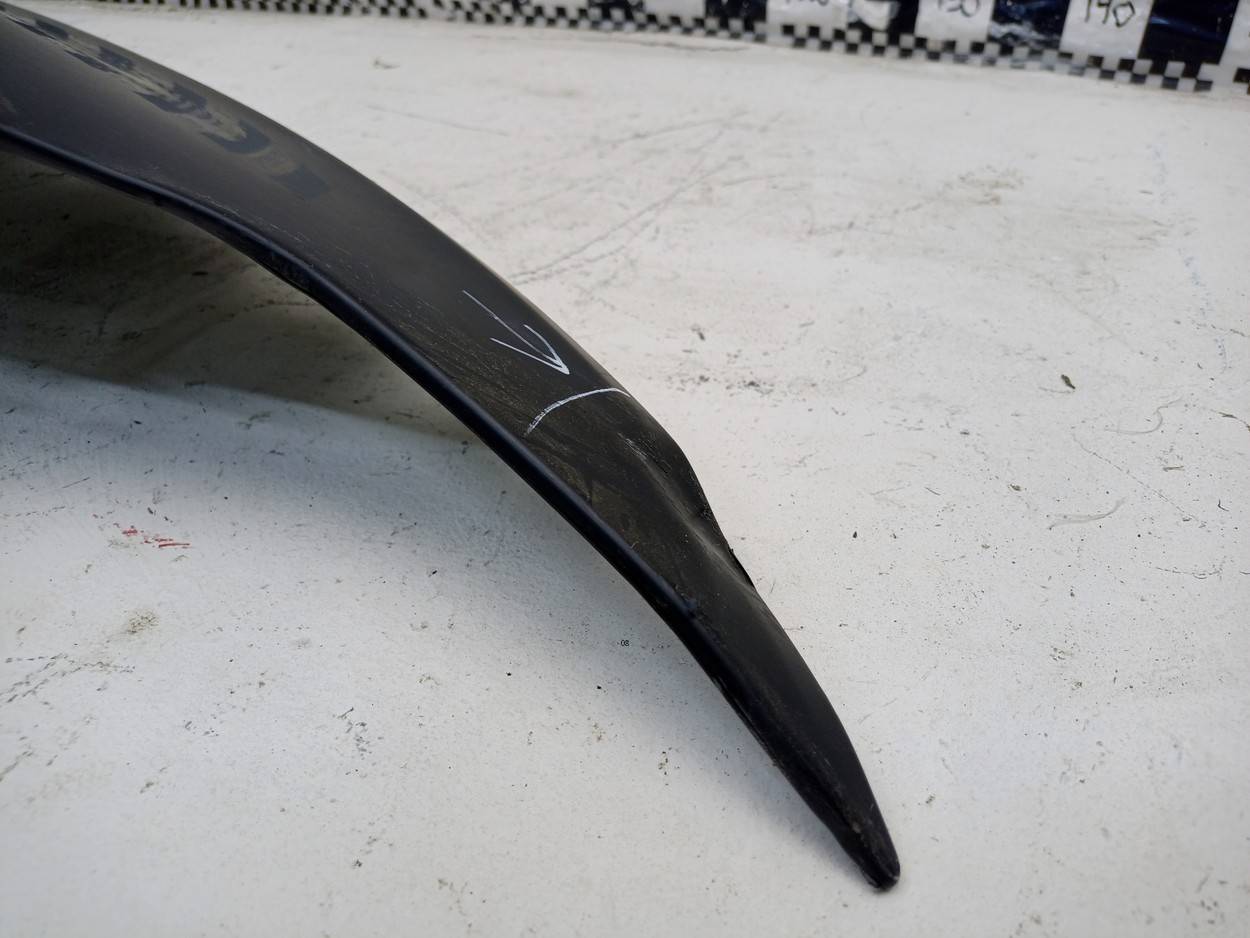 Крыло переднее правое