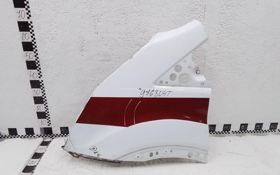 Крыло переднее левое