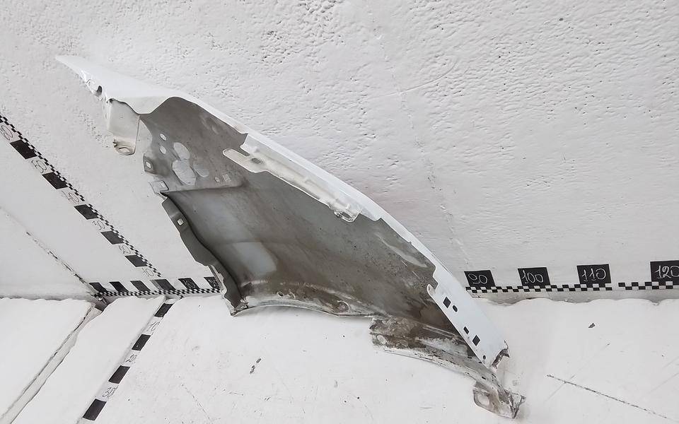 Крыло переднее левое