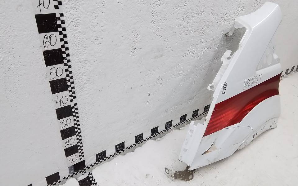 Крыло переднее левое